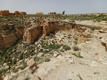 Carthago-Theveste road over the Roman water management tunnels. (35.56498, 8.45545)