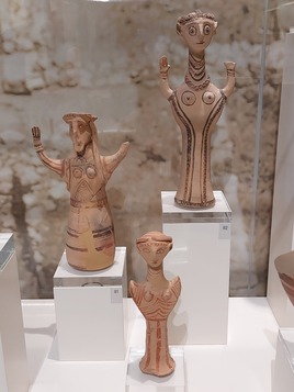Terracotta, female figurines (Tiyrns 12th C.bce.)