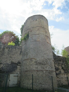 Stadtmauern und Türme von Senlis