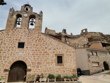 Zorita - Iglesia San Juan Bautista y Castillo Zorita - Iglesia San Juan Bautista y Castillo