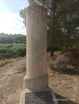 MILIARIO DE LA PARROQUIA (VÍA AUGUSTA) Réplica El original, localizado en 1995 entre el río Vélez y la actual carretera Lorca-Vélez Blanco (km 21) se encuentra en el Museo Arqueológico de Lorca