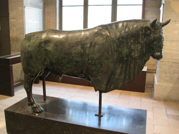 Taureau d'Avrigney Le taureau d'Avrigney (Haute-Saône). Taureaux à trois cornes dit « Taureau d'Avrigney » Découvert en 1756 - Époque gallo-romaine - Alliage cuivreux - Musée des Beaux-Arts et d'Archéologie de Besançon