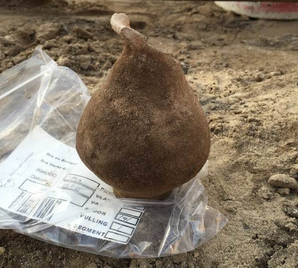 Kruikje grafveld Son Een kruikje uit een van de Romeinse graven te Son.