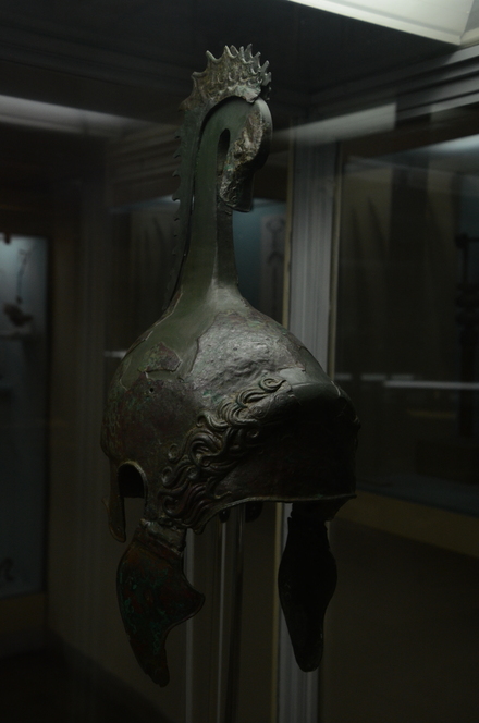 Atheniou, Hellenistic helmet