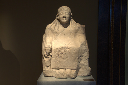 Atheniou, Archaic throne of Astarte