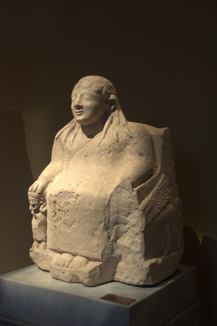 Atheniou, Archaic throne of Astarte