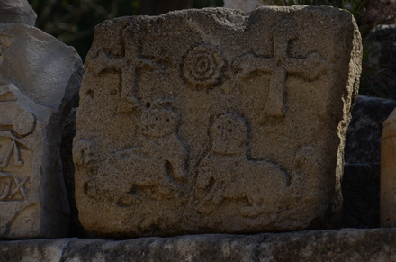 Kernyneia, Fort, relief with lions