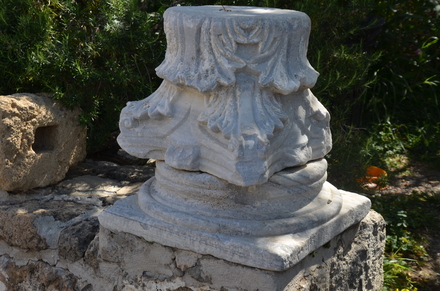 Kernyneia, Fort, Roman capital upsidedown