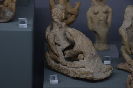 Lapithos, Figurine presenting a childbirth
