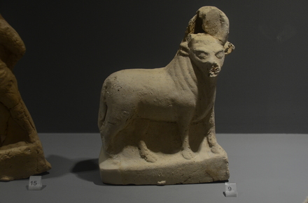 Nea Paphos, Statuette of a bull