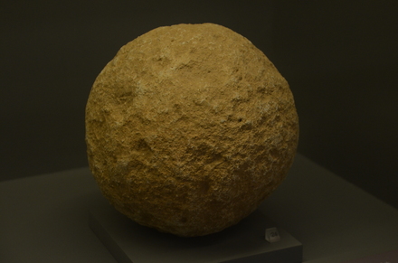 Nea Paphos, Stone ball for throwing by a beseige