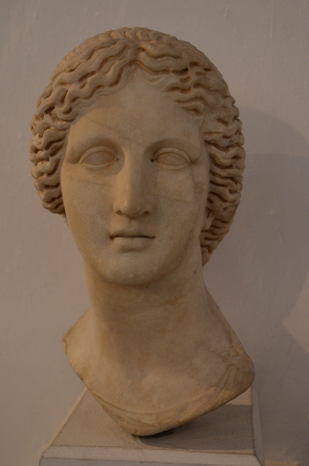 Nea Paphos, Portrait of the goddess Artemis