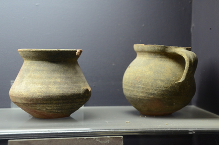 Ayia Irini/Akdeniz, Tomb, Roman pots