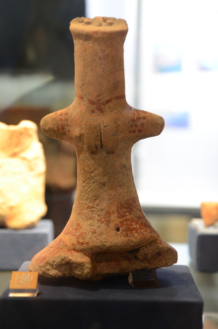 Mosfilia, Chalcolitic statuette of a woman giving birth