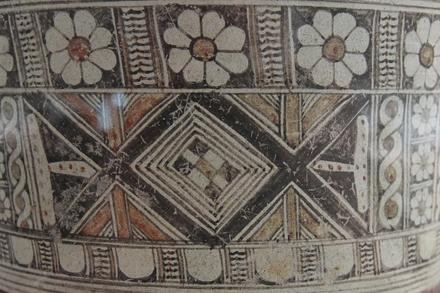 Peristerona, Cypro-Archaic I amphora of bichrome IV ware