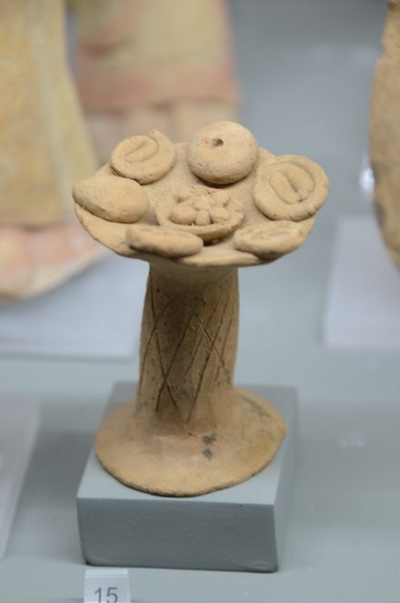 Cypro-Archaic miniature table