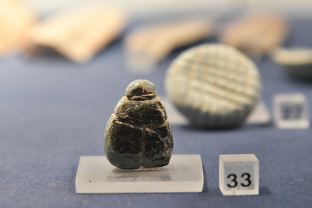 Neolithic anthropomorphoc picrolite figurine