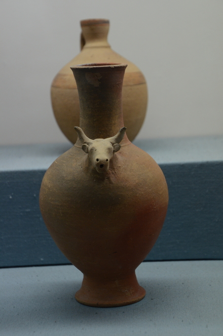 Cypro-Classical II jar with bulls head