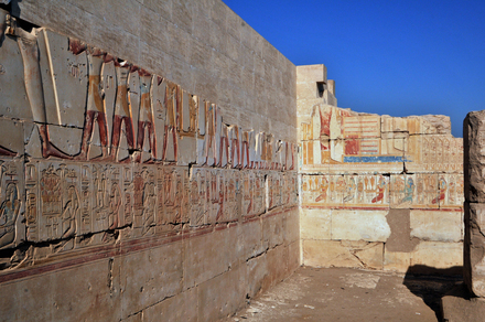 Abydos, Temple of Sety I, Relief with people offering presents