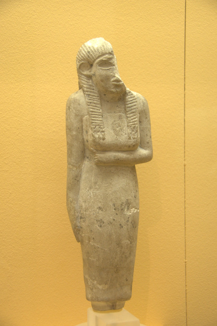 Abydos, Statue of a woman, dynasty 0