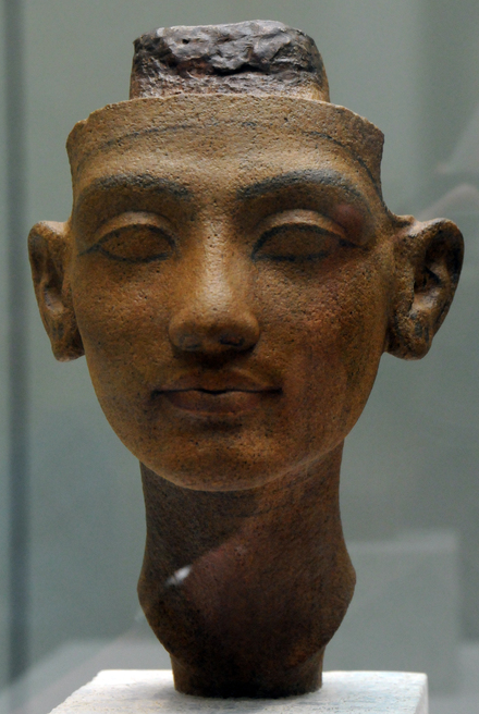Amarna, Head of queen Nefretite or princes Meritaton, sister of Toetanchamon