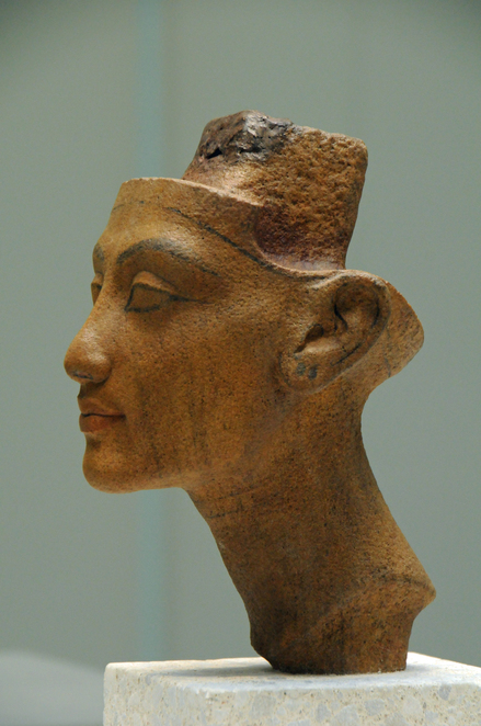 Amarna, Head of queen Nefretite or princes Meritaton, sister of Toetanchamon