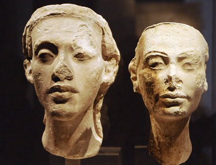 Amarna, Head of Akhenaten (Amenhotep III) and that of queen Nefretite