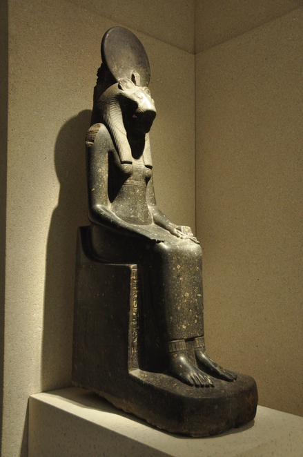 Thebes, Statue of Sekhmet (right)