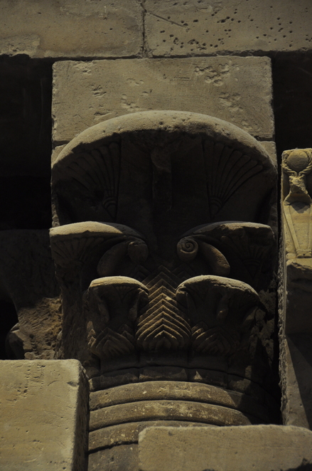 Taffeh, Roman temple, Capital