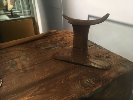 Coffin of Khnumhotep, Headrest