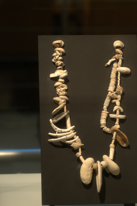 Necklace (Badari culture)