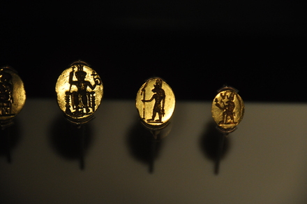 Ring-seal with Zeus-Amun