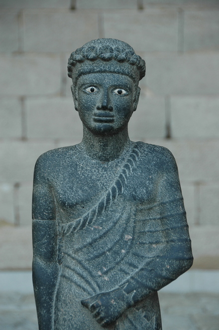Statue of a man with a diadem