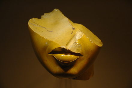 Lips of the portrait of a queen of Akhenaten