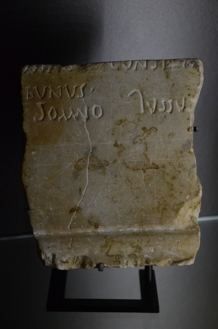 Grand, Marble with inscription about a dream