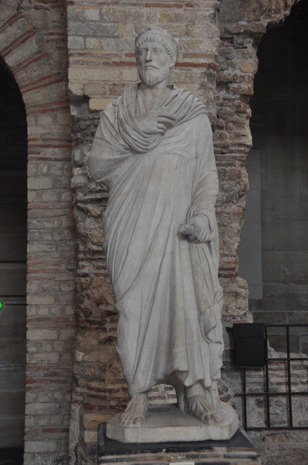 Lutetia, Priest of Serapis