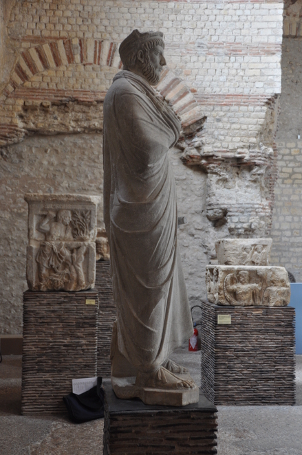 Lutetia, Priest of Serapis