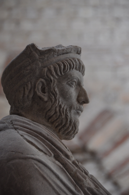 Lutetia, Head of priest of Serapis in profile