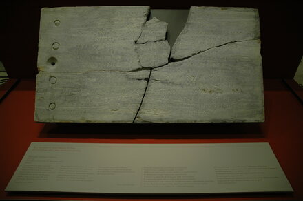 Arles, Sarcophagus of St Hilary, tablet with inscription