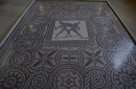 Reims, Mosaic, fighting gladiators