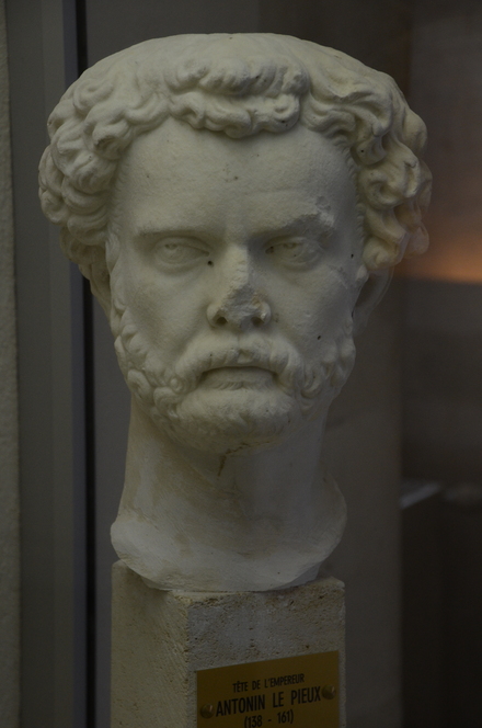 Reims, Head of emperor Antoninus Pius