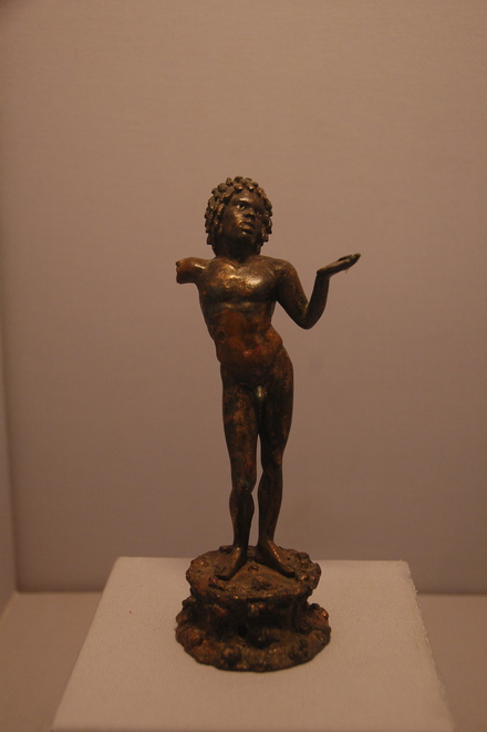 Reims, Bronze statuette of an teenager noir