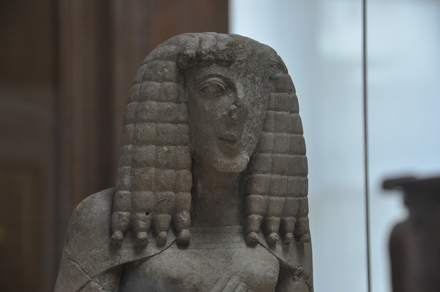 Auxerre, Female statue called The Lady of Auxerre