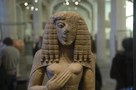 Auxerre, Female statue called The Lady of Auxerre