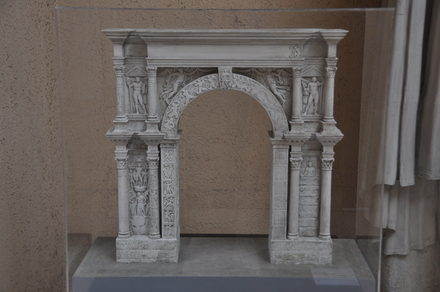Besancon, Model of the arch of Marcus Aurelius (porte noir)