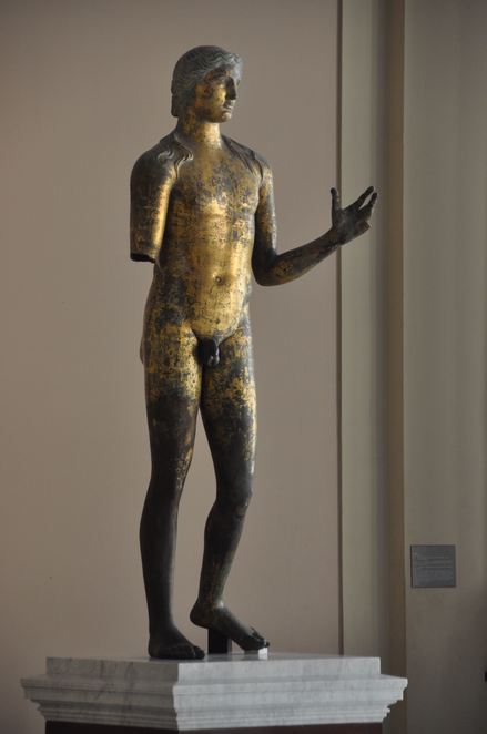 Lillebonne, Theater, statue of Apollo