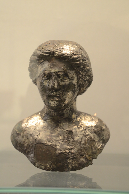 Niederbronn-les-Bains, Bust of a lady