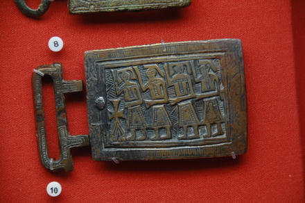 Burgundian buckle