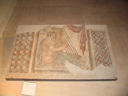 Bishapur, Mosaic hall, Mosaic of a female musician