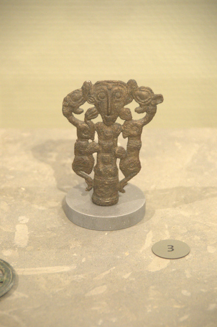 Luristan, Bronze figurine of a hero with two animals (so-called Gilgamesh)